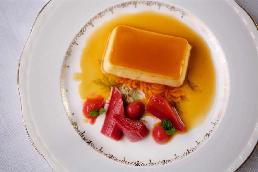Rhubarb with Cream Caramel